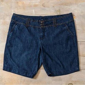 Blue Denim Low Rise Shorts Size 18